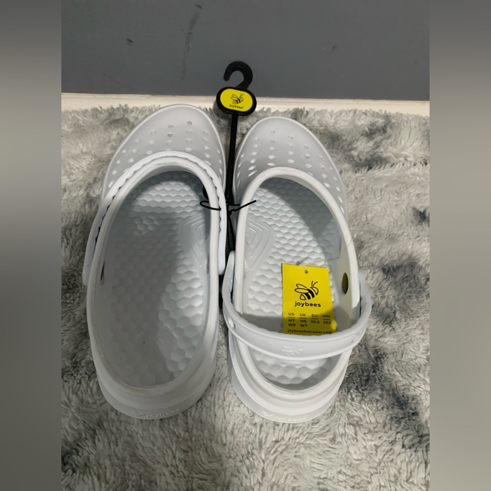 Joybees clogs